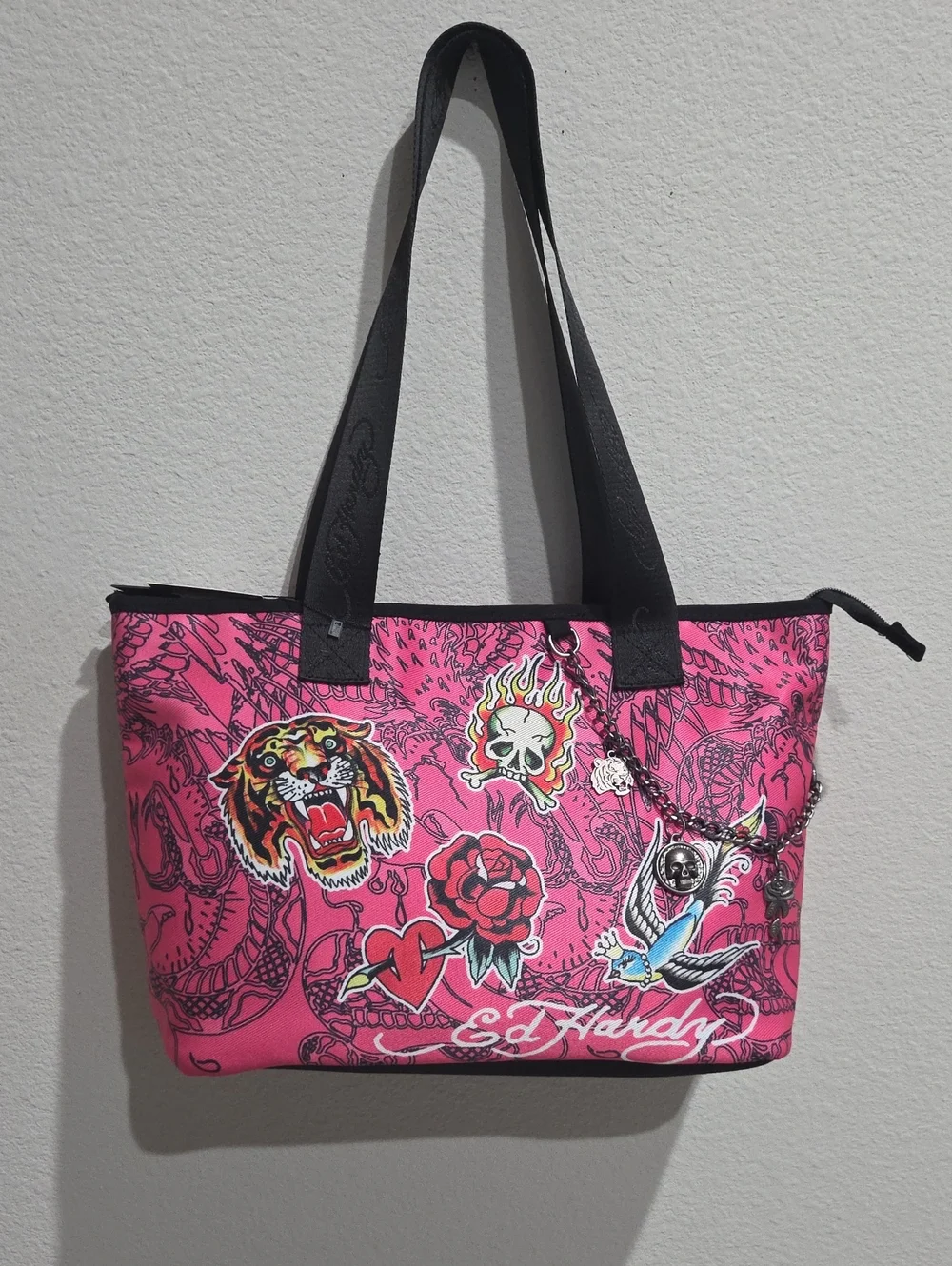 Ed Hardy Pink Tattoo-Graphic Tote with Black Strapspulls. NWT